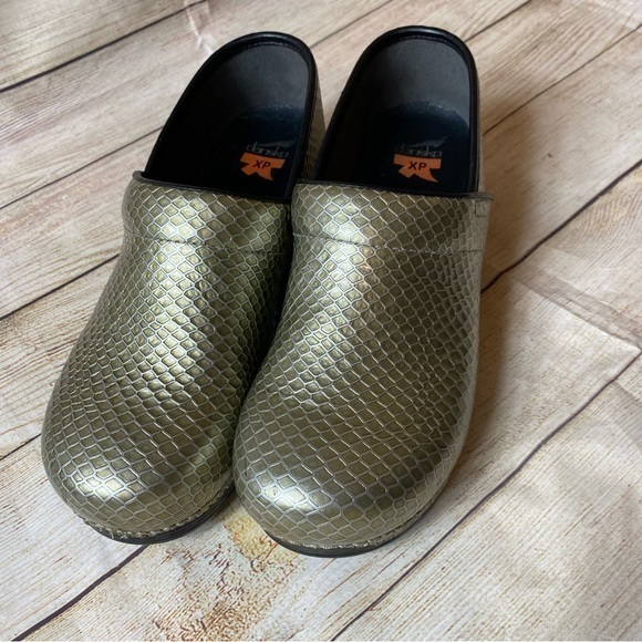 Dansko XP gold clogs. Size 42. 11.5-12 - Picture 2 of 11